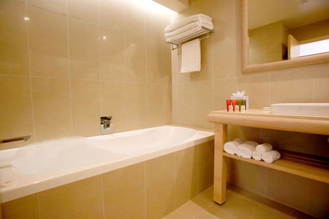 Crowne Plaza Alice Springs Lasseters, An IHG Hotel - Accommodation Port Macquarie 30