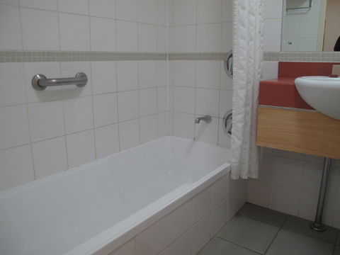 Crowne Plaza Alice Springs Lasseters, An IHG Hotel - Accommodation Port Macquarie 5