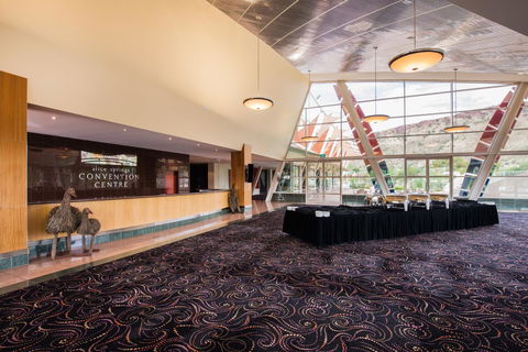 Crowne Plaza Alice Springs Lasseters, An IHG Hotel - Accommodation Port Macquarie 17