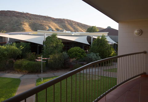 Crowne Plaza Alice Springs Lasseters, An IHG Hotel - Accommodation Port Macquarie 18