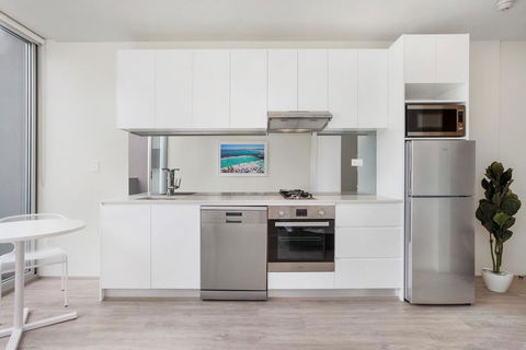 Bondi Beach Studio King Suite + Balcony - Accommodation Port Macquarie 3