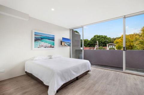 Bondi Beach Studio King Suite + Balcony - Accommodation Port Macquarie 0