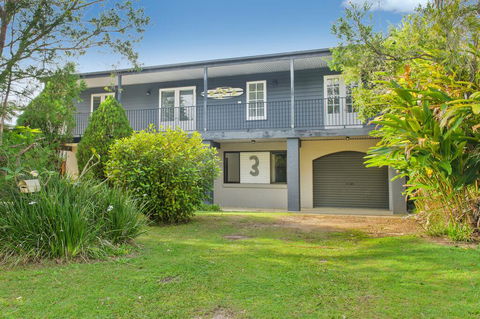 BONNY BEACH HOUSE - Holiday Accomodation With Pool - Accommodation Port Macquarie 0