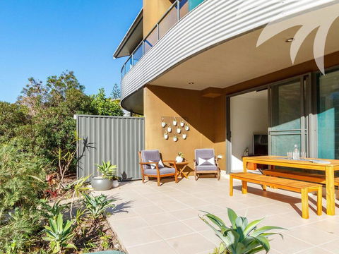Boom 8 - Accommodation Port Macquarie 0