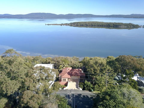 Booti Booti Chateau Lakeside - Accommodation Port Macquarie 0