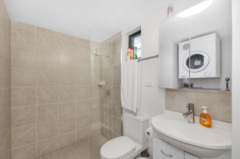 BOUTIQUE APARTMENTS BEACH LOCATION - Accommodation Port Macquarie 2