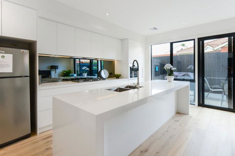 Boutique Stays - Murrumbeena Place 2 - Accommodation Port Macquarie 3