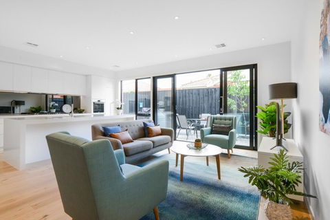 Boutique Stays - Murrumbeena Place 2 - Accommodation Port Macquarie 1