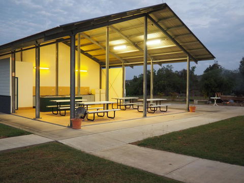 Bowen Holiday Park - Accommodation Port Macquarie 3