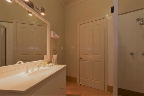 Bowen Inn Motel - Accommodation Port Macquarie 1