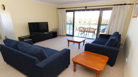 Braemar 7 - On The Lake! - Accommodation Port Macquarie 1