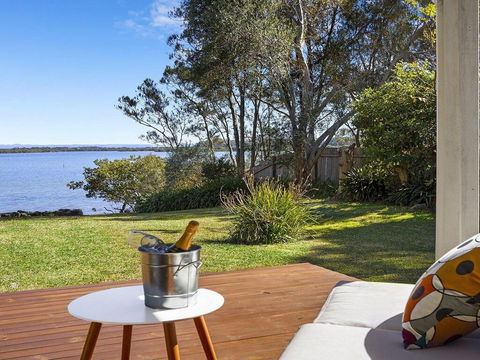 Braeside - Waterfront, Fireplace - Accommodation Port Macquarie 0