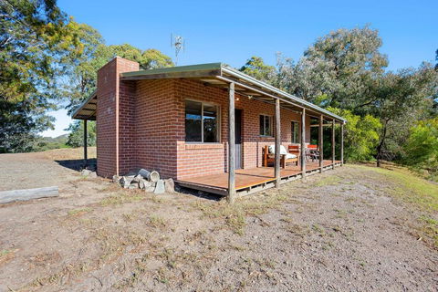 Braeside Cabin Four - Ziera - Accommodation Port Macquarie 0