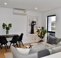 Brand New 2 Bed Apartment with Stunning City Views - Accommodation Port Macquarie