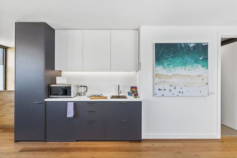 Brand New Beachside Studio Apartment - Accommodation Port Macquarie 3