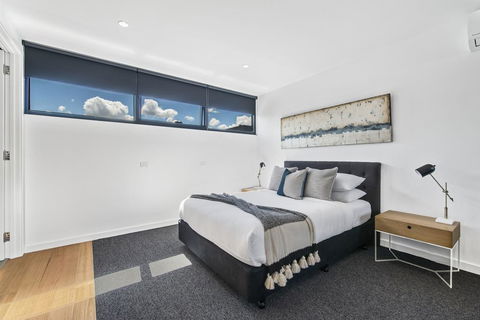 Brand New Beachside Studio Apartment - Accommodation Port Macquarie 0
