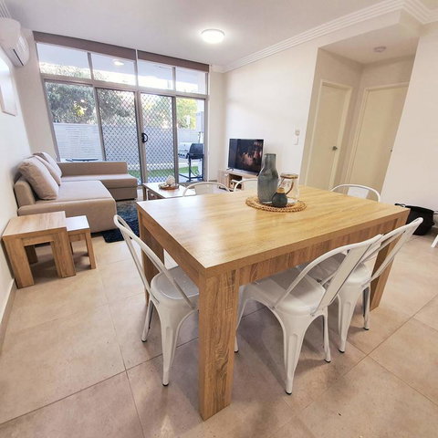 Brand New Family Friendly Apartment For 7 - Accommodation Port Macquarie 3