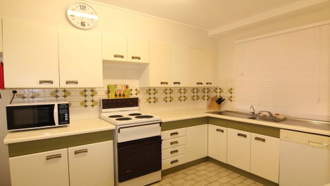 Breakers 10 - Main Beach Location! - Accommodation Port Macquarie 3