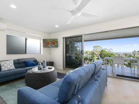 Breathtaking Views Across Noosa - Unit 1 Taralla 18 Edgar Bennett Avenue - Accommodation Port Macquarie 0