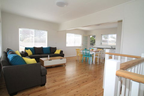 Bright And Breezy - Accommodation Port Macquarie 0