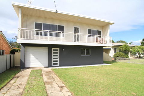 Bright And Breezy - Accommodation Port Macquarie 1