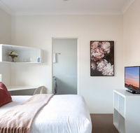 Bright Studio Steps from Westmead Hospital - Accommodation Port Macquarie