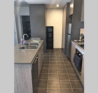 Bright Modern Stylish - Top Floor Apt - Woden - Accommodation Port Macquarie
