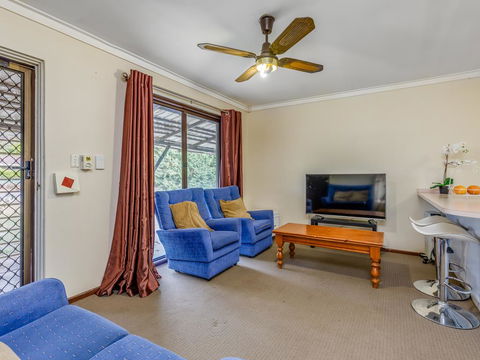 Bright, Neat & Convenient House - Accommodation Port Macquarie 0