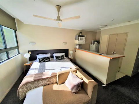 Brisbane City Resort Style Studio Waterfront Apartment - WINTER SPECIAL! - Accommodation Port Macquarie 1