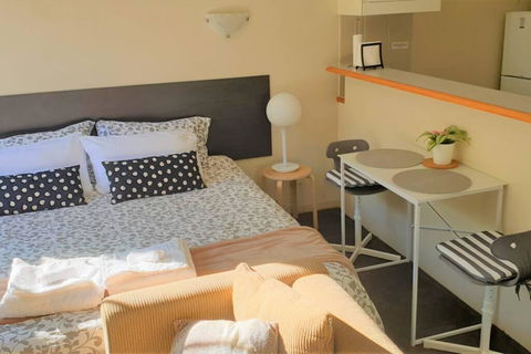 Brisbane City Resort Style Studio Waterfront Apartment - WINTER SPECIAL! - Accommodation Port Macquarie 2