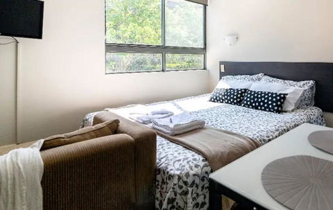 Brisbane City Resort Style Studio Waterfront Apartment - WINTER SPECIAL! - Accommodation Port Macquarie 0