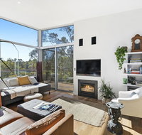 Bristlebird - Beach 650m Pets Fireplace Linen 4 bdrm WiFi - Accommodation Port Macquarie