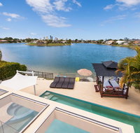 Broadbeach Waterfront Holiday House - Accommodation Port Macquarie