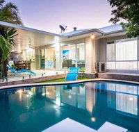 Broadbeach Waters Home With Private Pool - Accommodation Port Macquarie