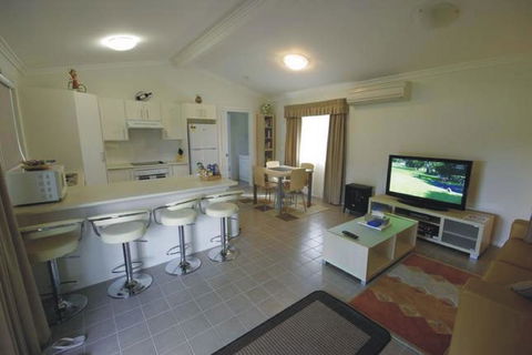 Broke Village Hideaway - Accommodation Port Macquarie 3