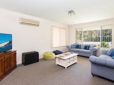 Bubsys Beach House At Pebbly - Accommodation Port Macquarie 1