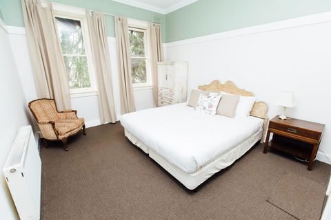 Bundanoon Hotel - Accommodation Port Macquarie 2