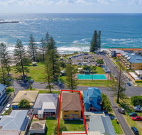 Burleigh Unit 2 -28 Clarence Street - Opposite Main Beach. - Accommodation Port Macquarie