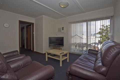 Burswood Lodge Apartments - Accommodation Port Macquarie 2
