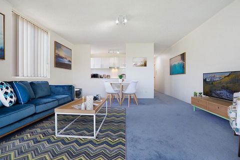 Bushwalk To The Beach From A Tranquil Apartment - Accommodation Port Macquarie 3