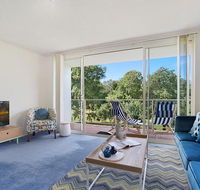 Bushwalk To The Beach From A Tranquil Apartment - Accommodation Port Macquarie