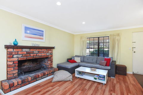 By The Beach - 30 Jetty Road - Accommodation Port Macquarie 3