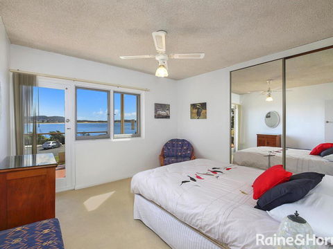 By The Sea - Cumbernauld #1 - 1/12 Terrigal Esp, Terrigal - Accommodation Port Macquarie 1