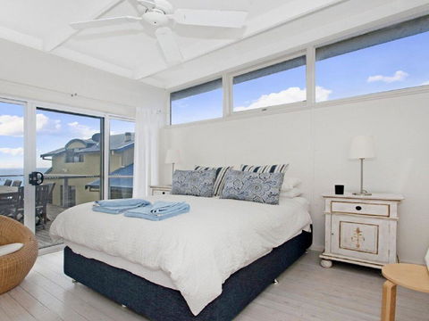 By The Sea - SPECIAL OFFER 3 FOR 2 - Accommodation Port Macquarie 2