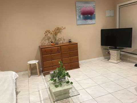 Cairnlea St Albans Townhouse - Accommodation Port Macquarie 0