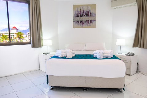 Cairns Aquarius - Accommodation Port Macquarie 1