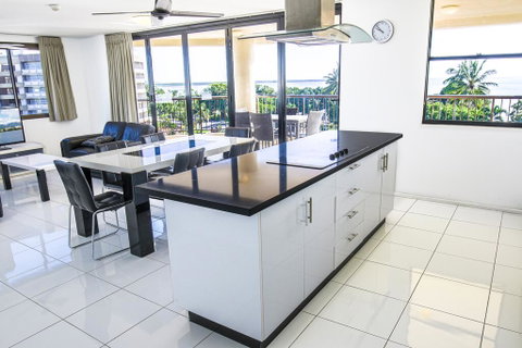 Cairns Aquarius - Accommodation Port Macquarie 2