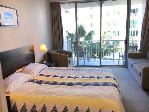 Cairns Esplanade 2 Bed 2 Bath Resort Hotel - Accommodation Port Macquarie 1