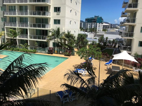 Cairns Esplanade 2 Bed 2 Bath Resort Hotel - Accommodation Port Macquarie 3