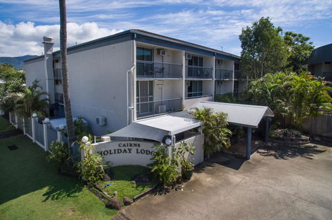 Cairns Holiday Lodge - Accommodation Port Macquarie 1
